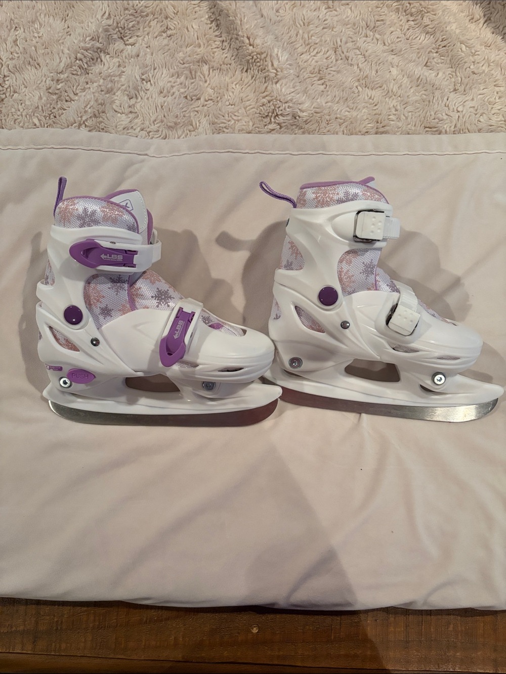 DBX Kids Adjustable Ice Skates